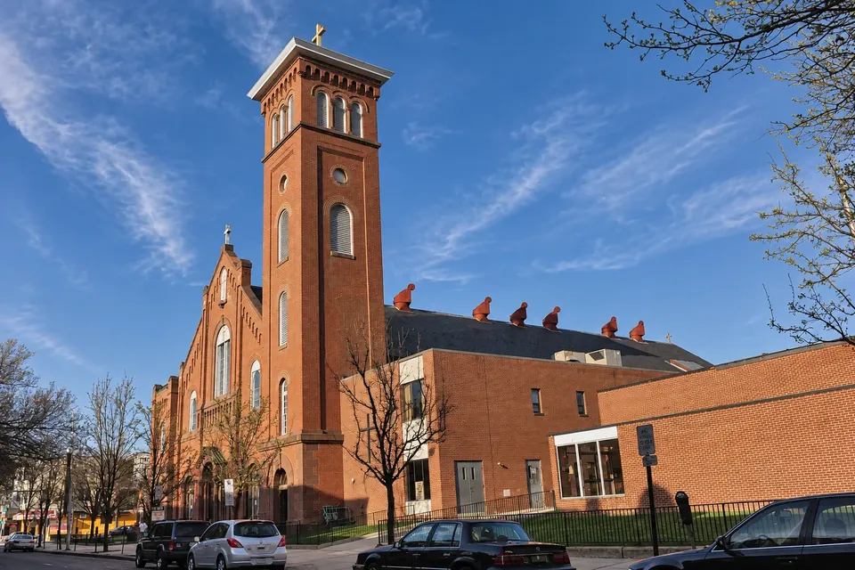 Saint Paul Church at Ninth and Walnut in Reading, in color